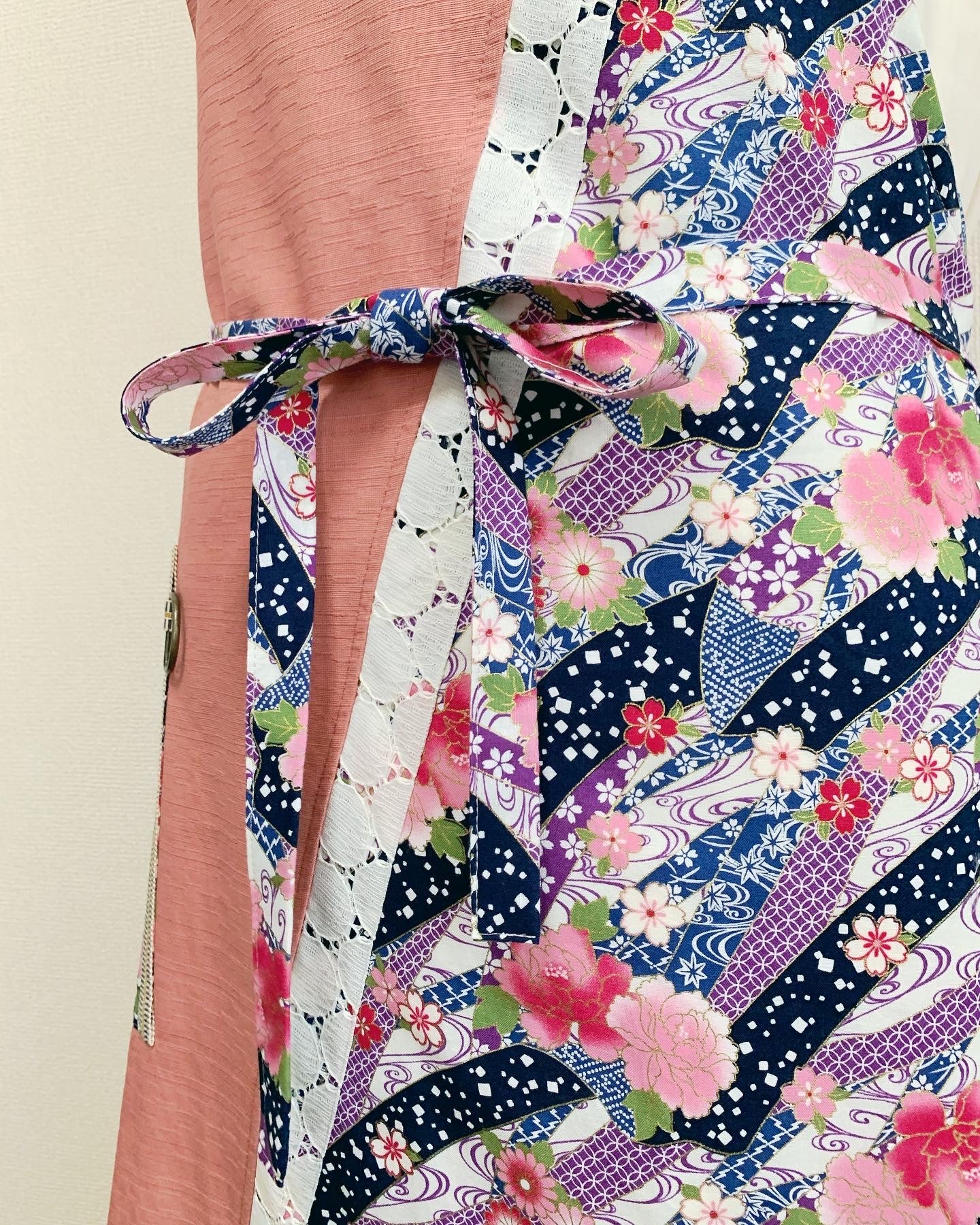 #416/ 流水紋様 ぬれんがね 和モダンエプロン 紬クロス 綿素材プリント カフェ レストラン ユニフォーム 旅館 和風 NURENGANE Japanese modern ,KIMONO pattern apron