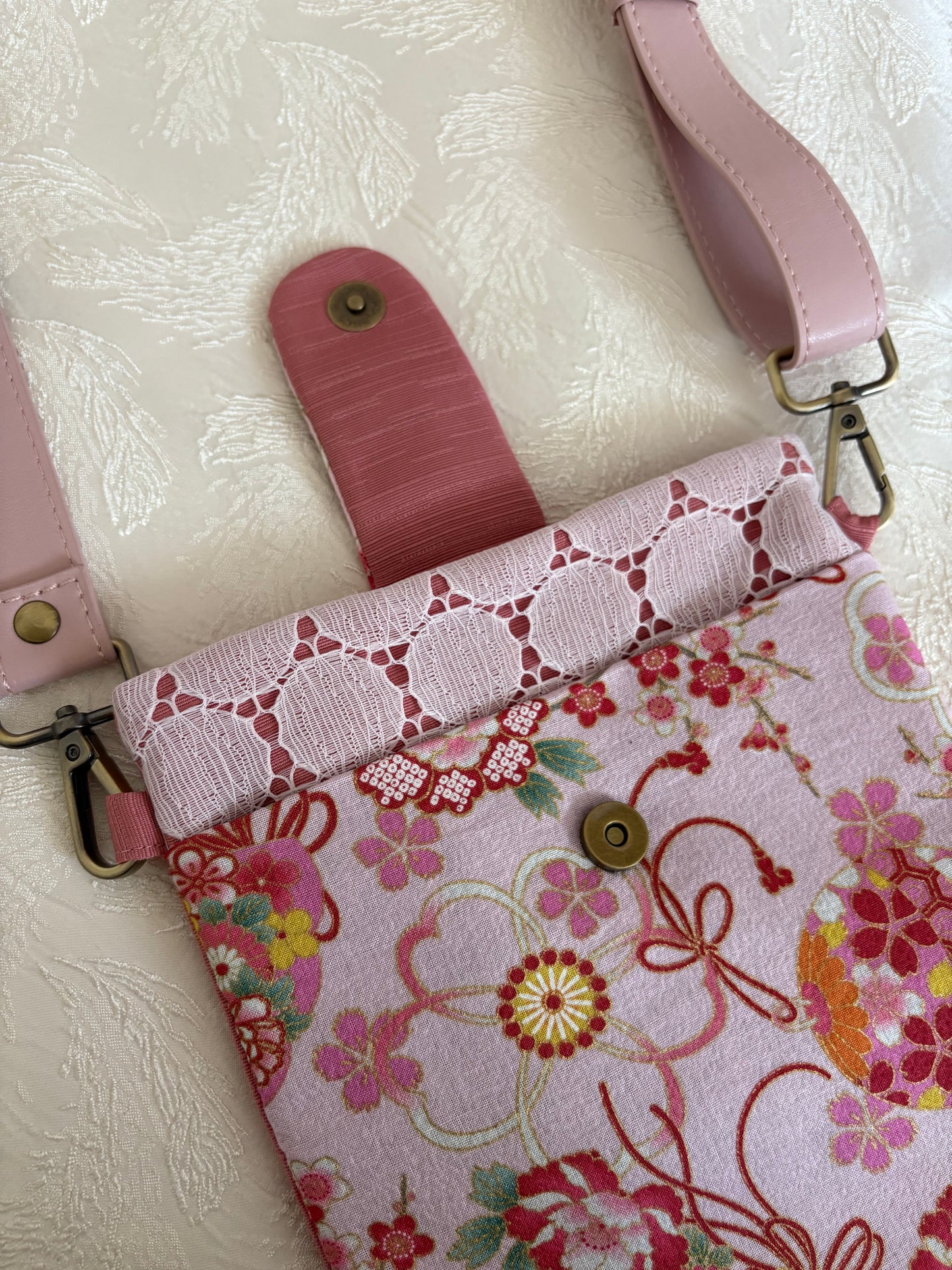 #APSCR710-ZA7 和モダン スマホショルダー大 /雑貨類