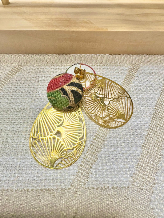 #813/  発送7日以内 4way◆和モダンピアス　赤い牡丹　金彩　くるみボタン　三角チャーム　金属アレルギー対応　和柄　和風　着物　和装　　Kimono Japan