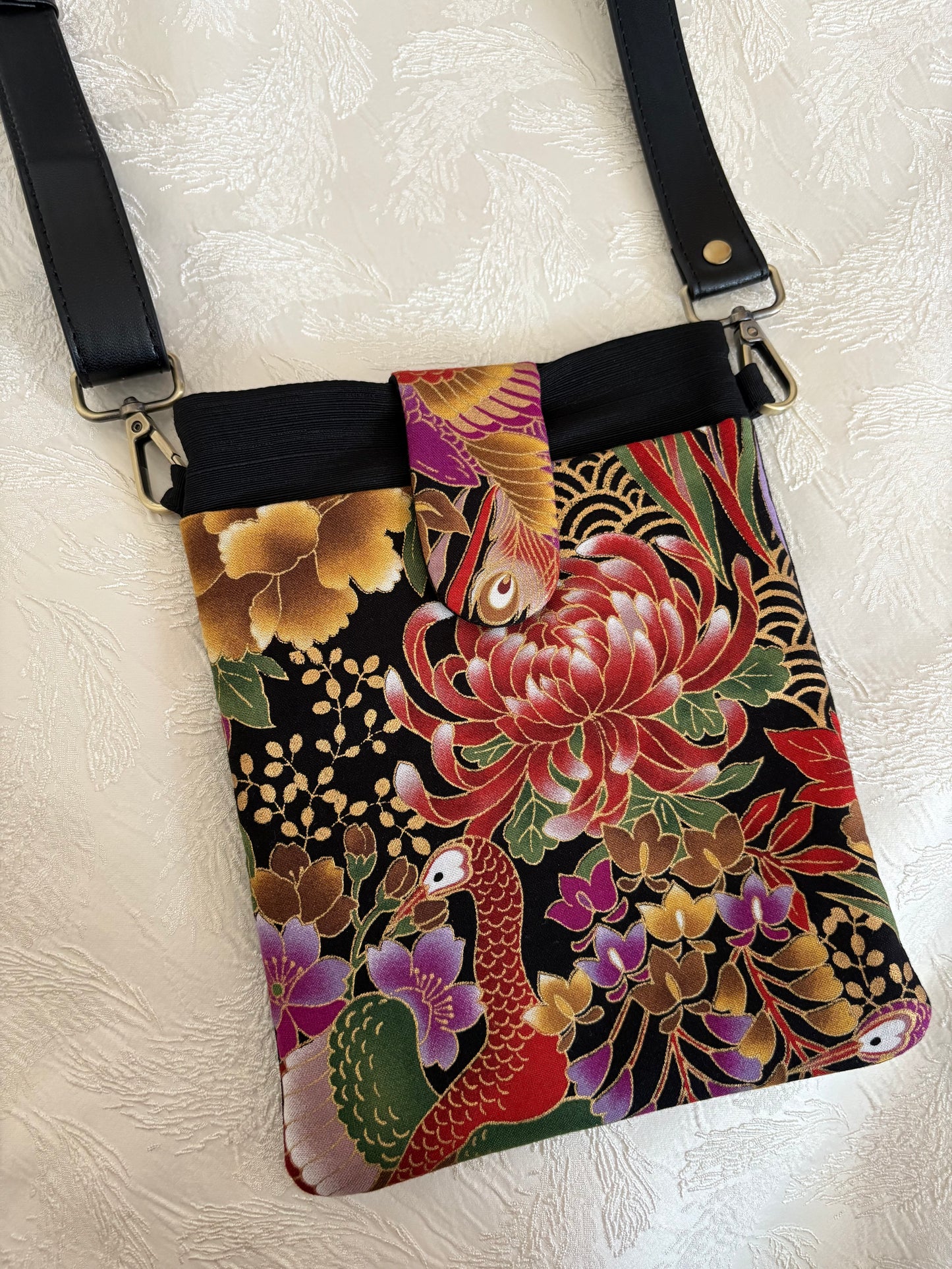 #996【色柄おまかせ！お楽しみ】発送3日以内 和モダン スマホショルダー大 /雑貨類