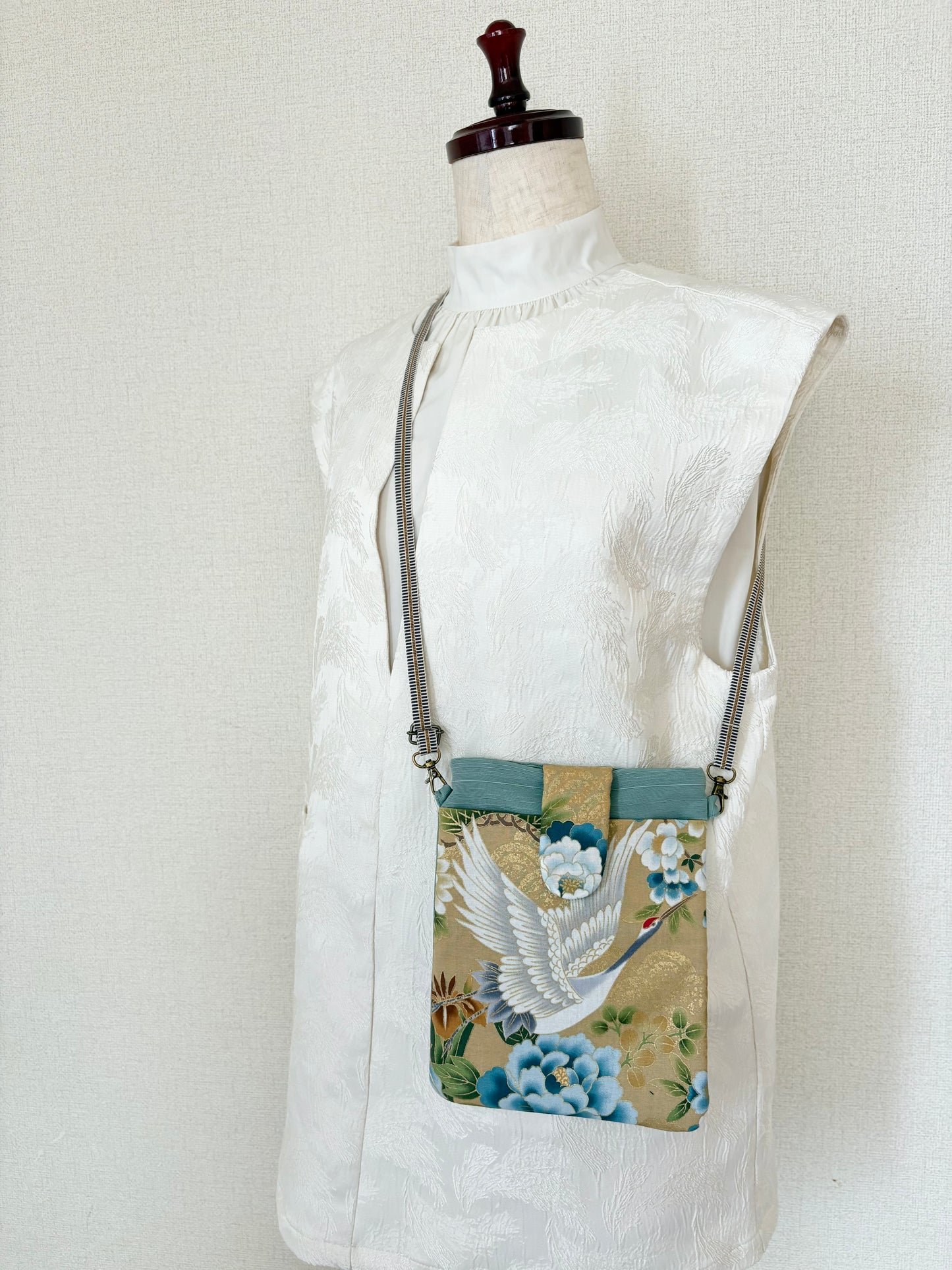 #APSCR710-ZA7 和モダン スマホショルダー大 /雑貨類