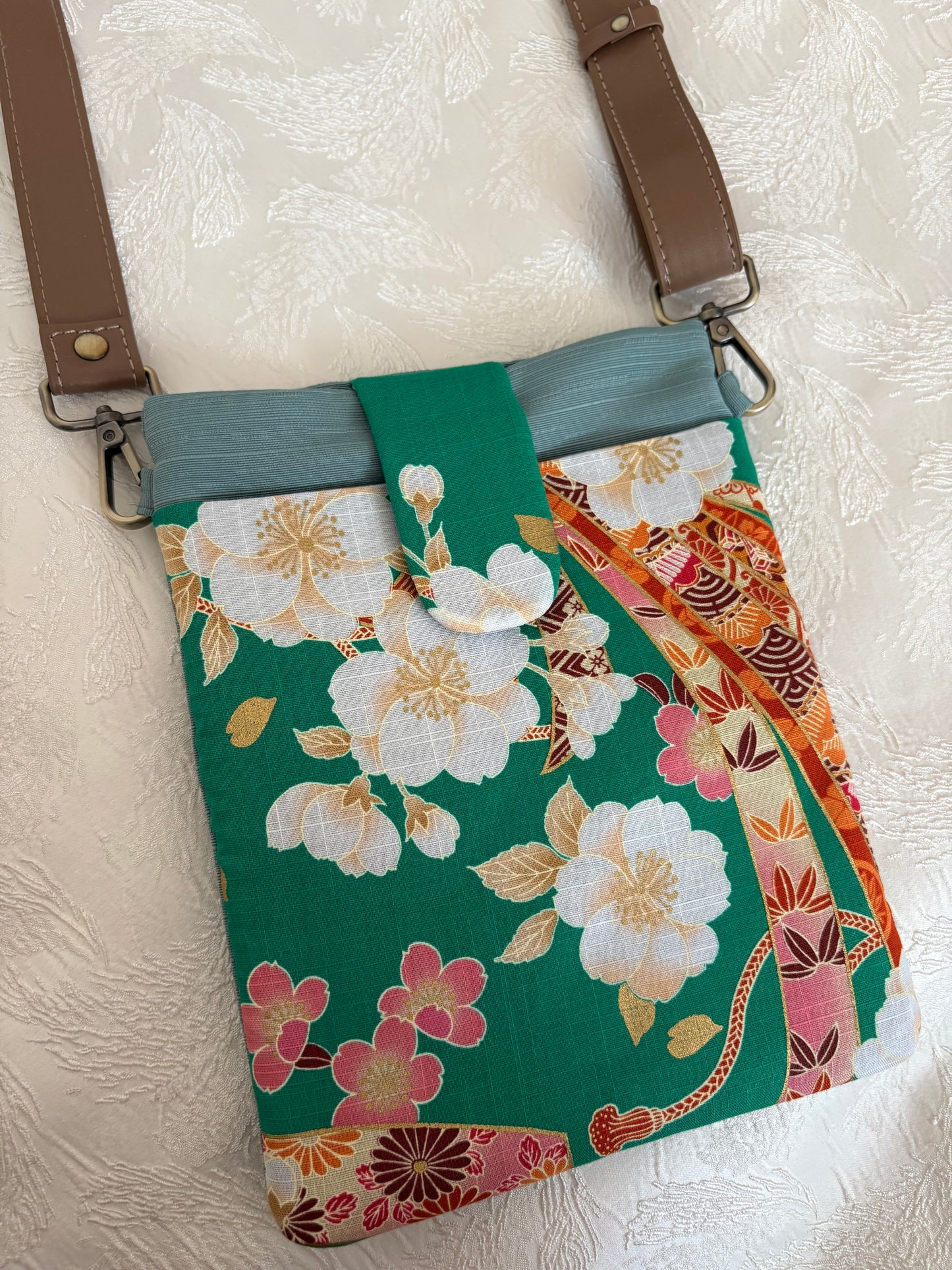 #APSCR710-ZA7 和モダン スマホショルダー大 /雑貨類