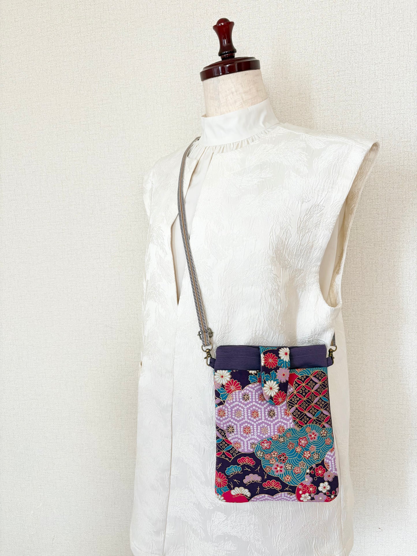 #APSCR710-ZA7 和モダン スマホショルダー大 /雑貨類