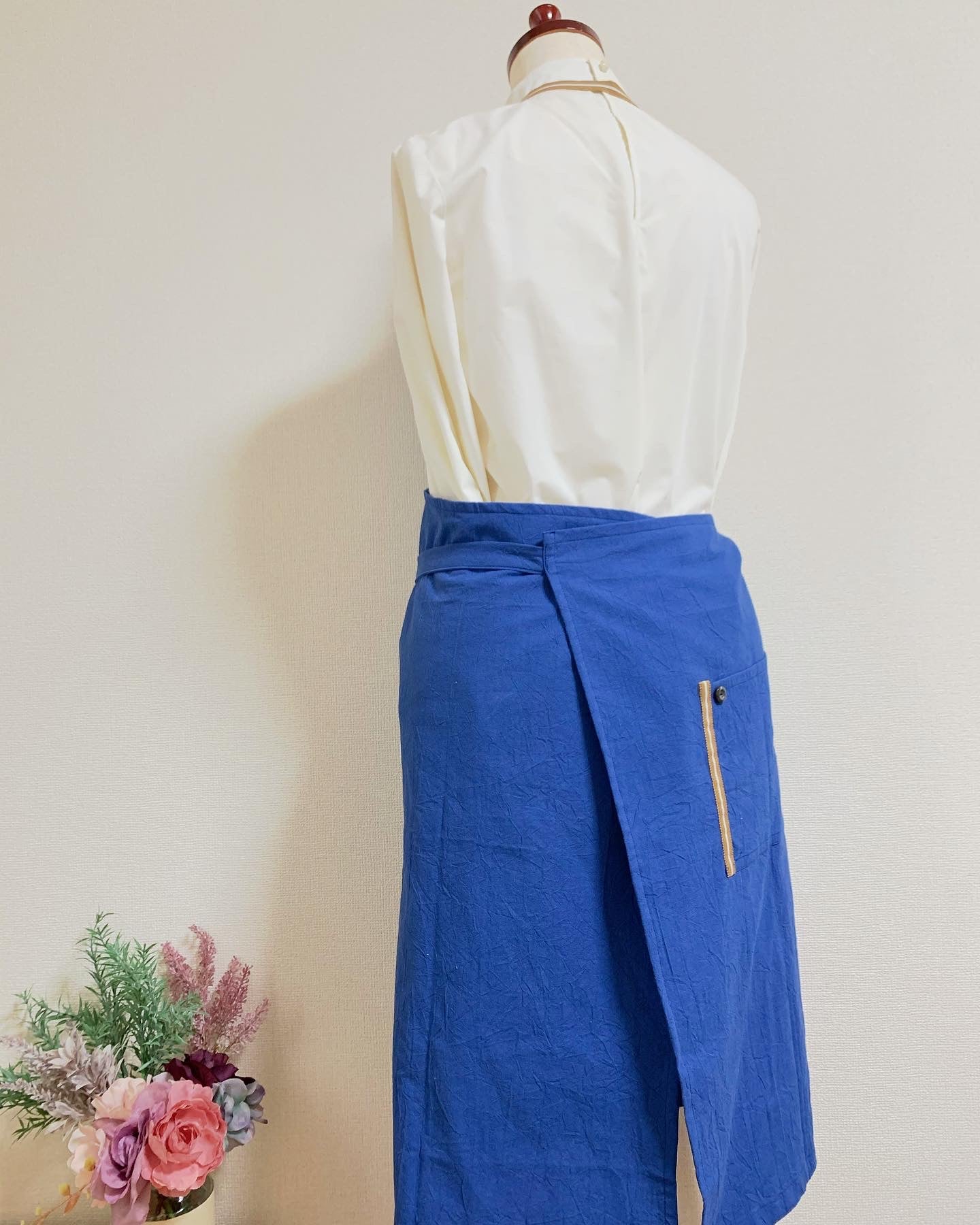 #401【旧型✳︎色お任せ】在庫限り　ぬれんがねベーシックエプロン  手もみ風ナチュラルしわ加工綿素材