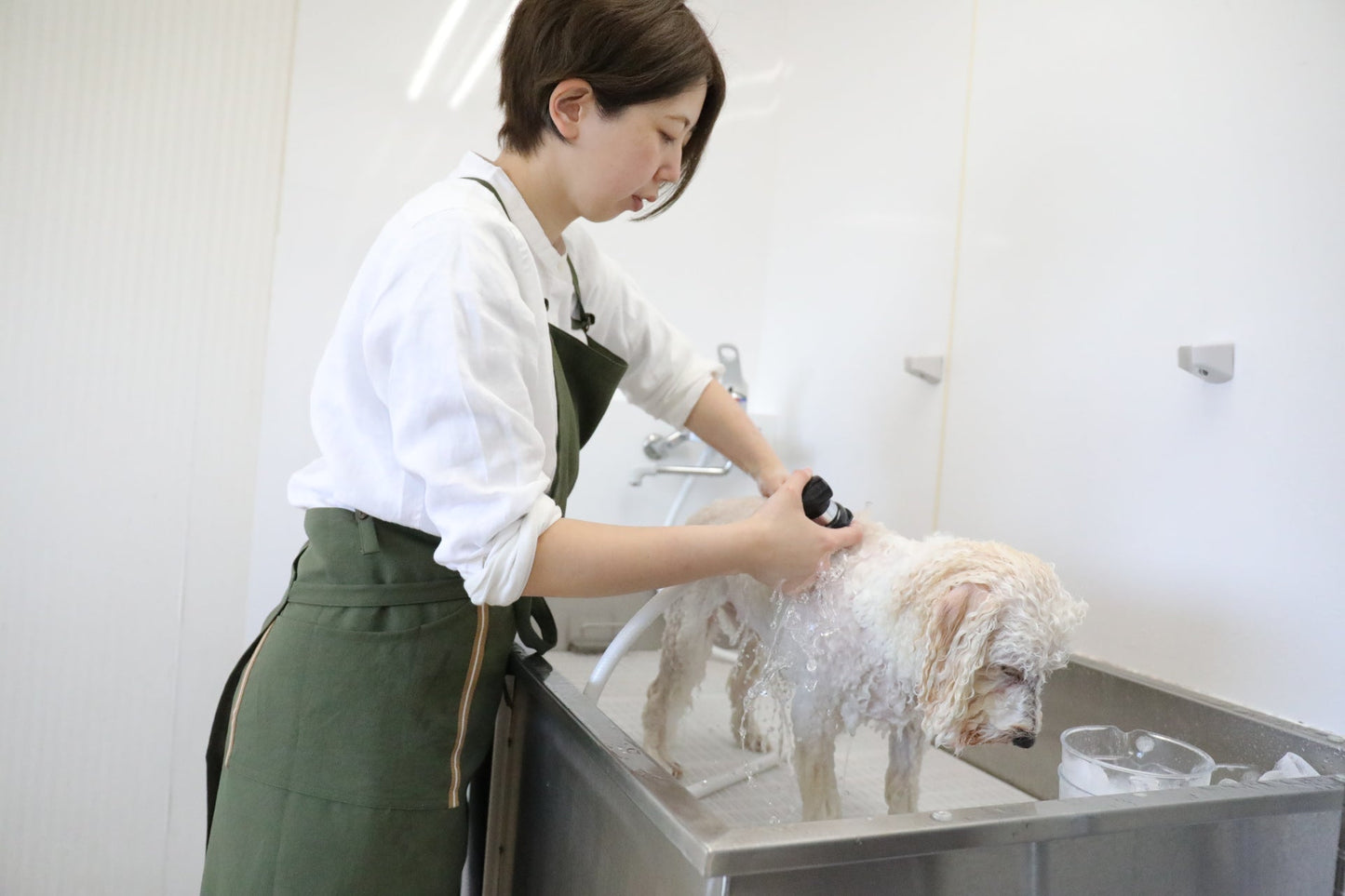 #602 在庫限り　ネイビー【プロライン/スタンダードタイプ】トリマー さんの声から生まれた！吸水速乾・軽量・毛が落ちやすい ワーキングエプロン